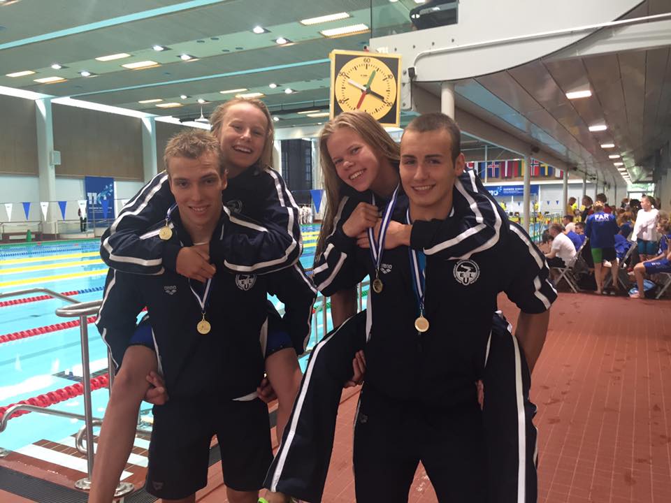 Ujumiskooli õpilased Põhjamaade noorte meistrivõistlustel poodiumil