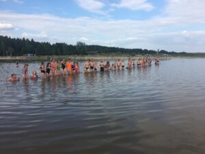 Ujumiskooli õpilased laovad uueks hooajaks põhja erinevates laagrites