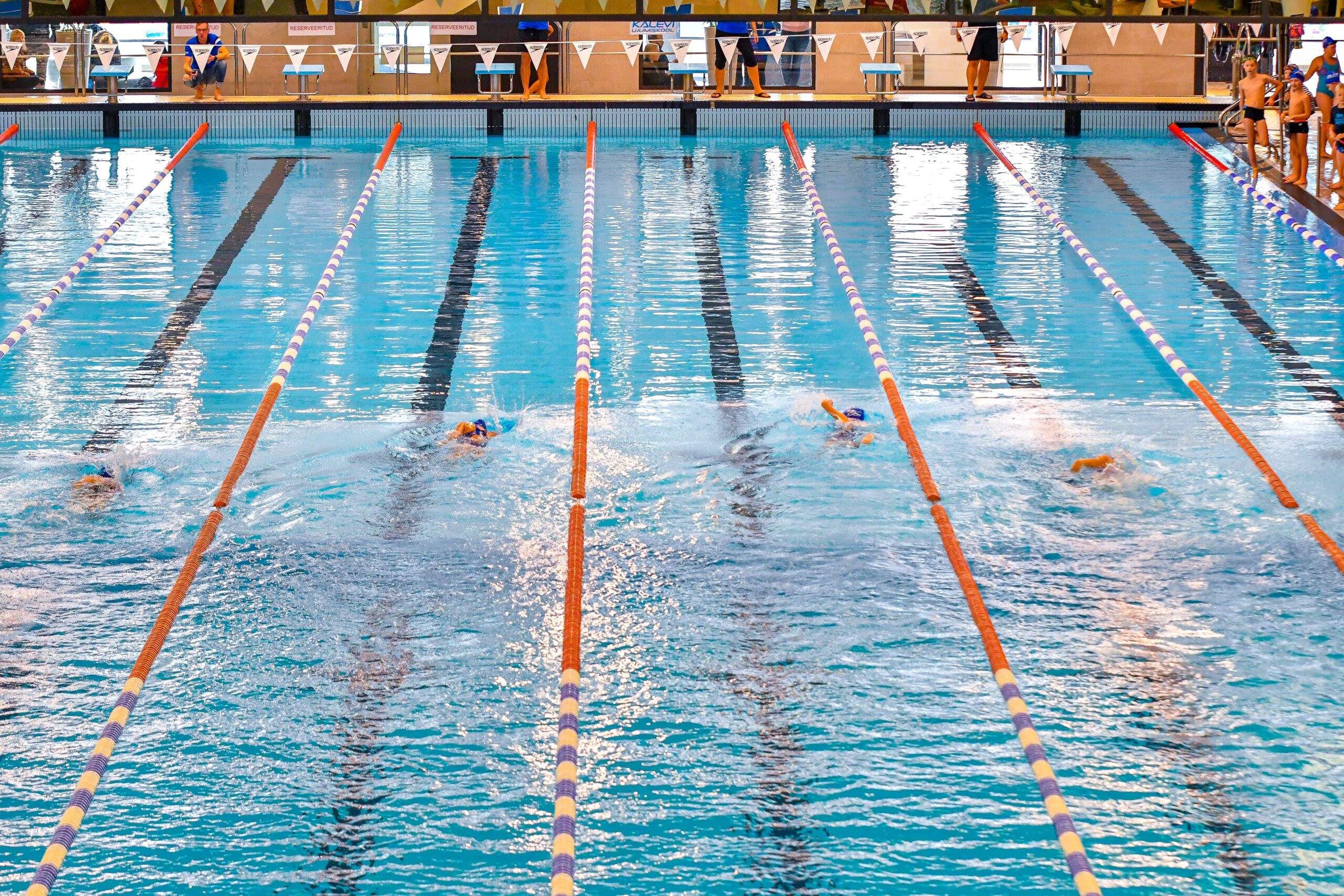 Klubisisesel kontrollvõistlusel startinud ujujad testisid vormi ja selgitasid kahe võistlussarja I etapi võistkonnad