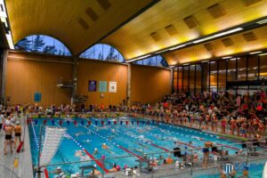Ujumiskooli noored tegid Soomes ligi 500 osavõtjaga ujumisvõistlusel “Tonttu-uinnit” edukaid starte